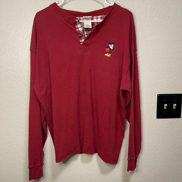 Vintage Disney Men’s Long Sleeve Henley Red w Embroidered Mickey Mouse Large - Picture 1 of 6